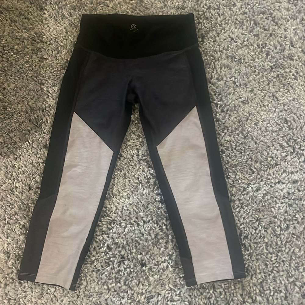 3/$15 💥 Ladies champion capri pants XS Leggings Yoga